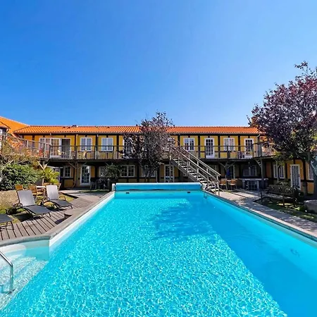 3 Person Holiday In *